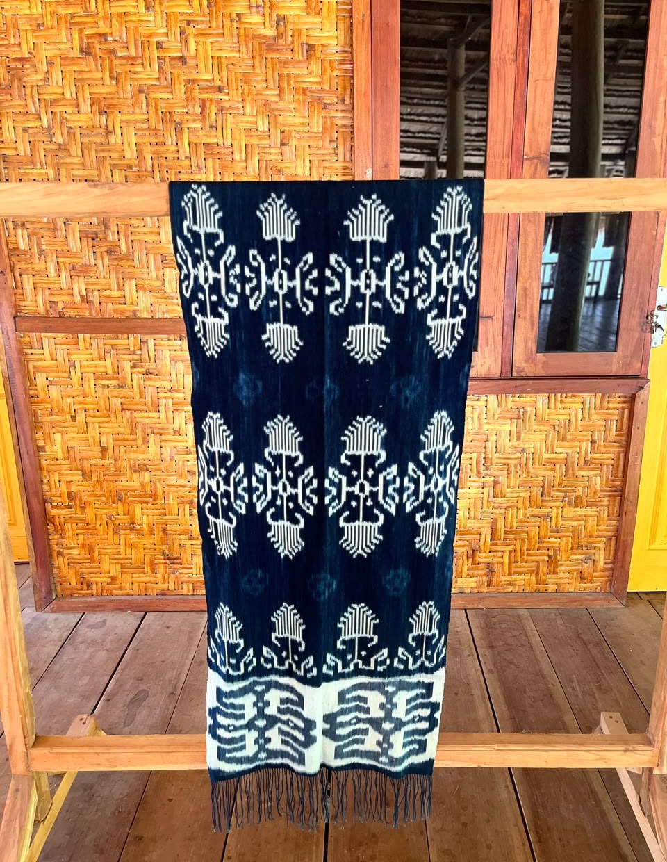 Kain Kawuru Motif Habak